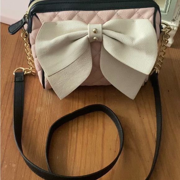 Betsey Johnson pink purse - Picture 16 of 16